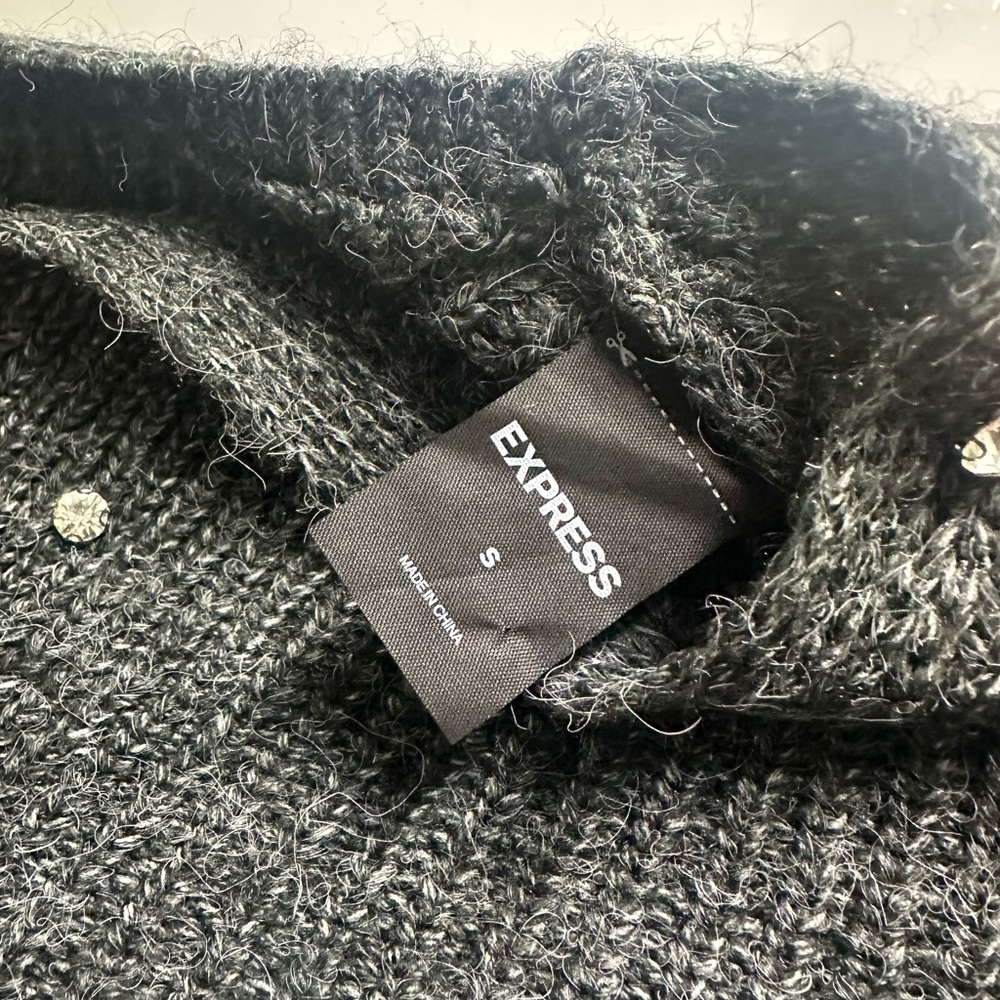 Express Sweater - Picture 4 of 4